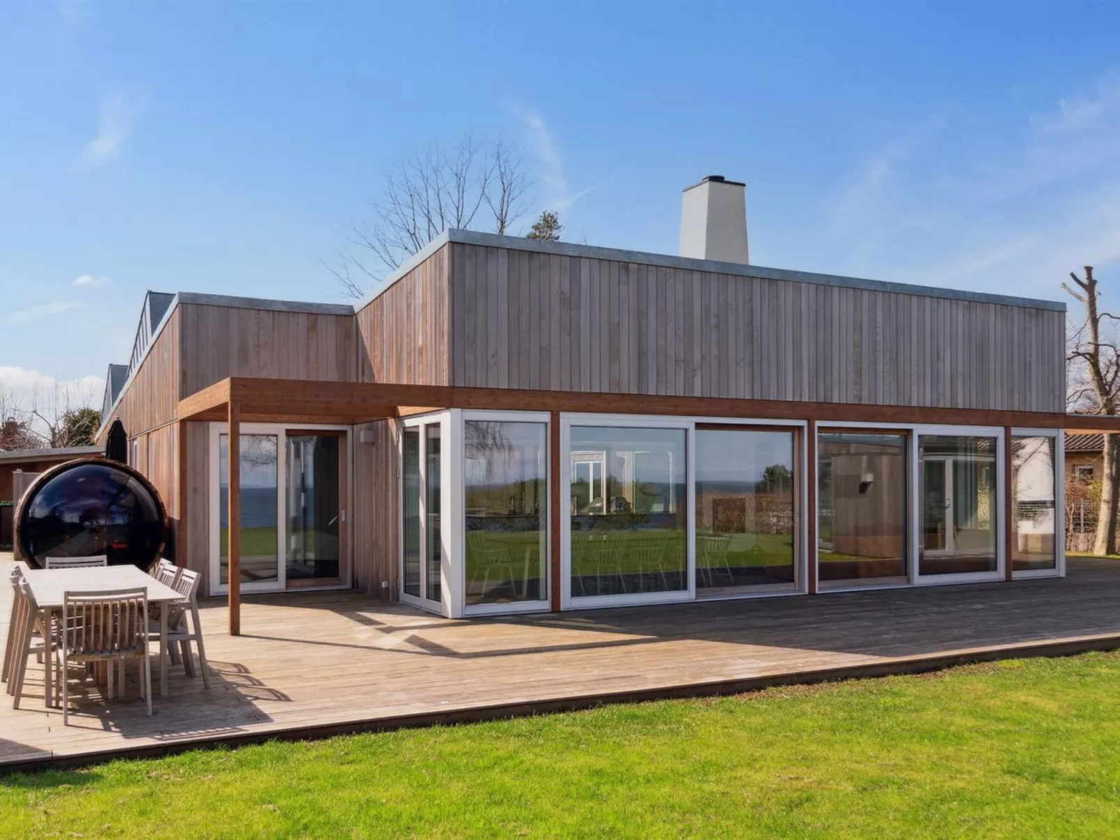 "Vanta" - 10m from the sea-Draußen