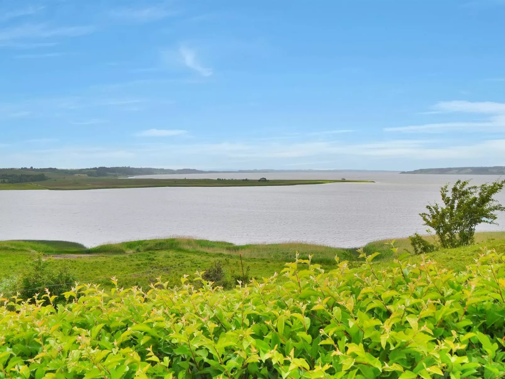 "Pirkka" - 50m to the fjord-Outside