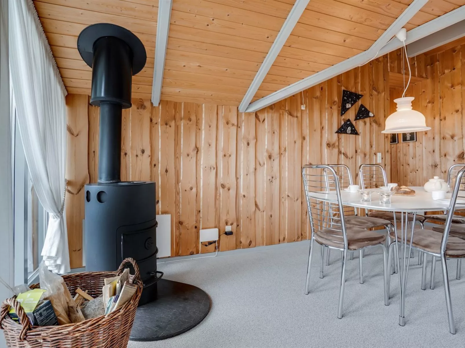 "Bryniulf" - 1.8km from the sea-Inside