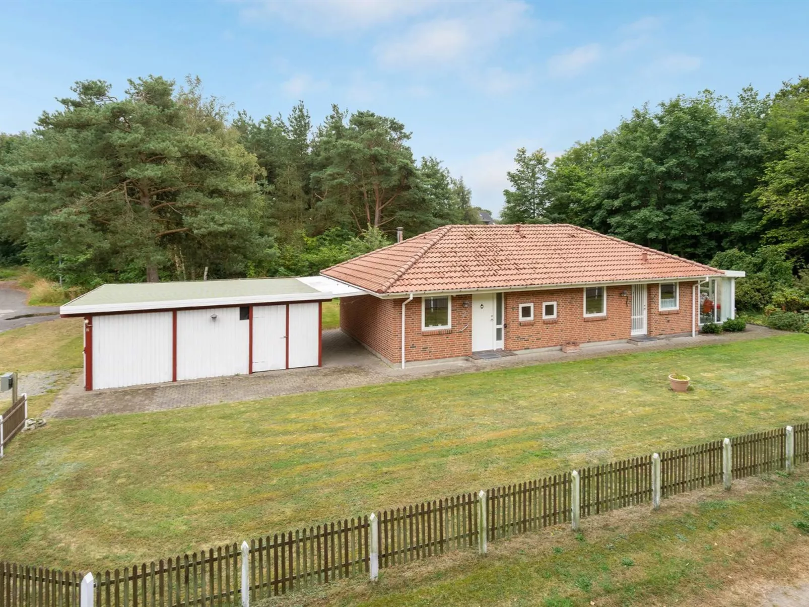 "Maksimilian" - 1.5km from the sea-Draußen