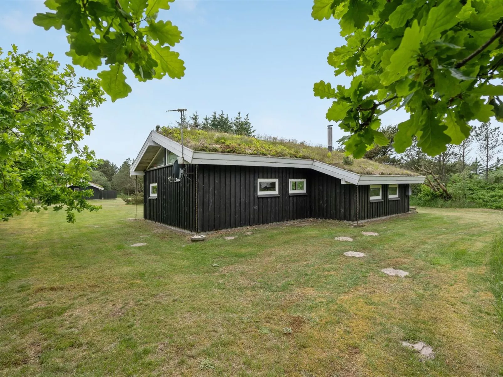 "Evan" - 1.3km from the sea-Outside