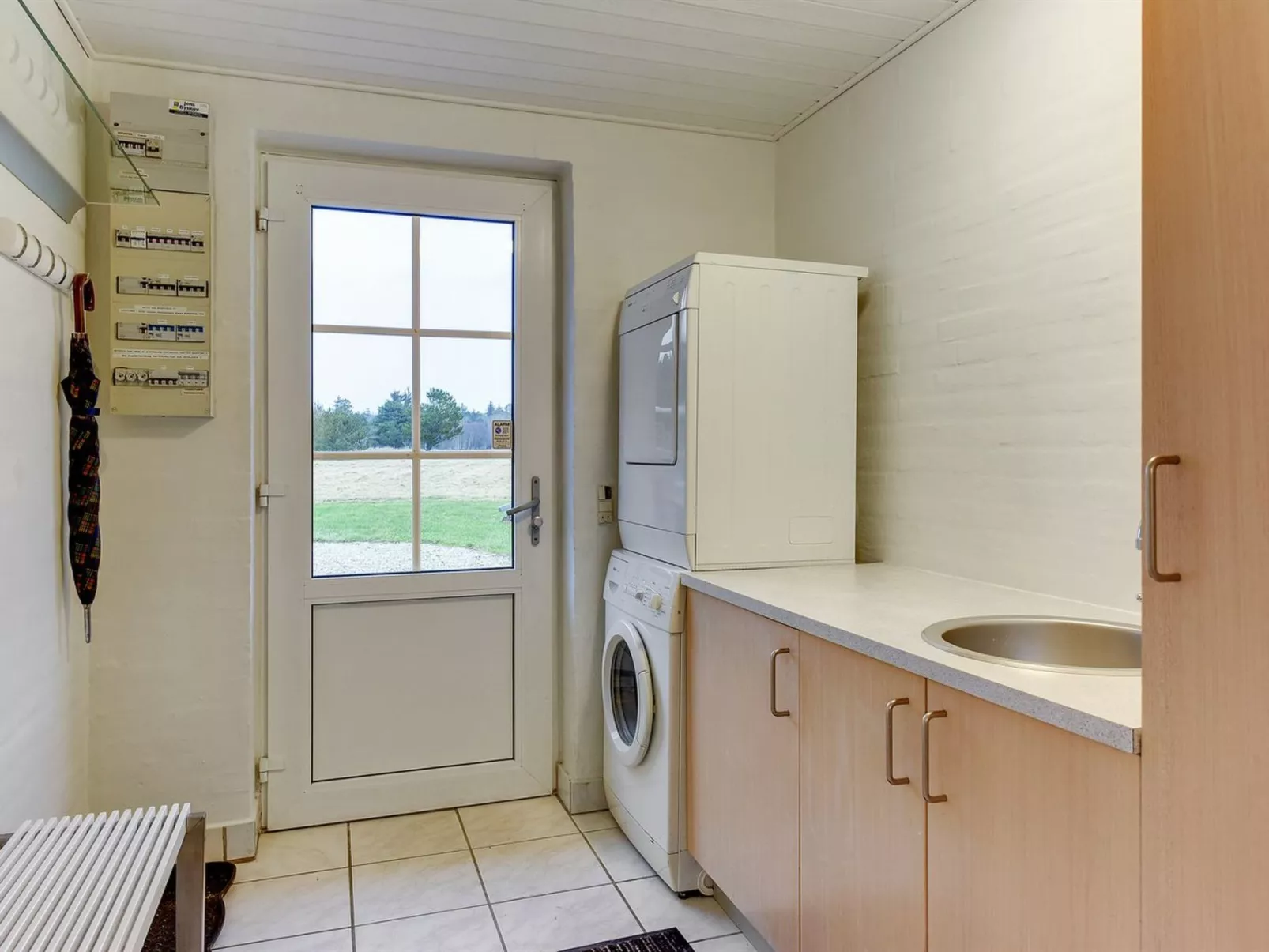 "Jorkin" - 1.8km from the sea-Inside