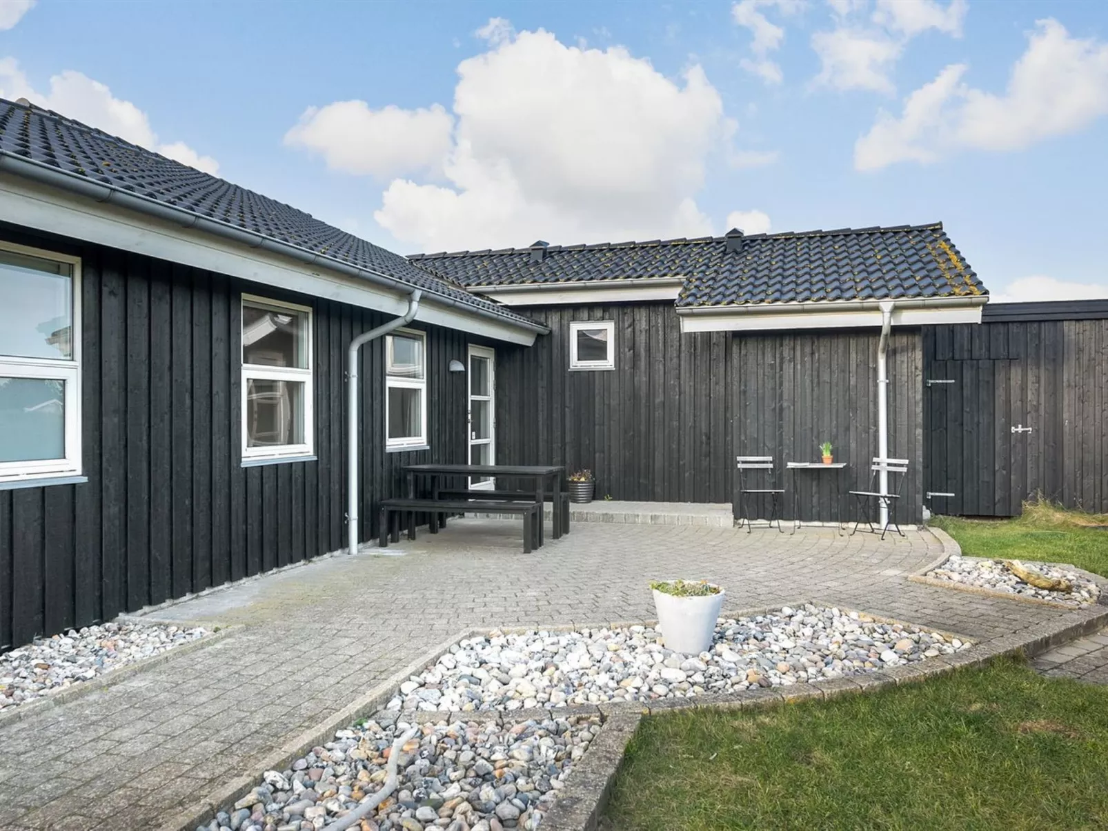 "Rodna" - 452m from the sea-Outside