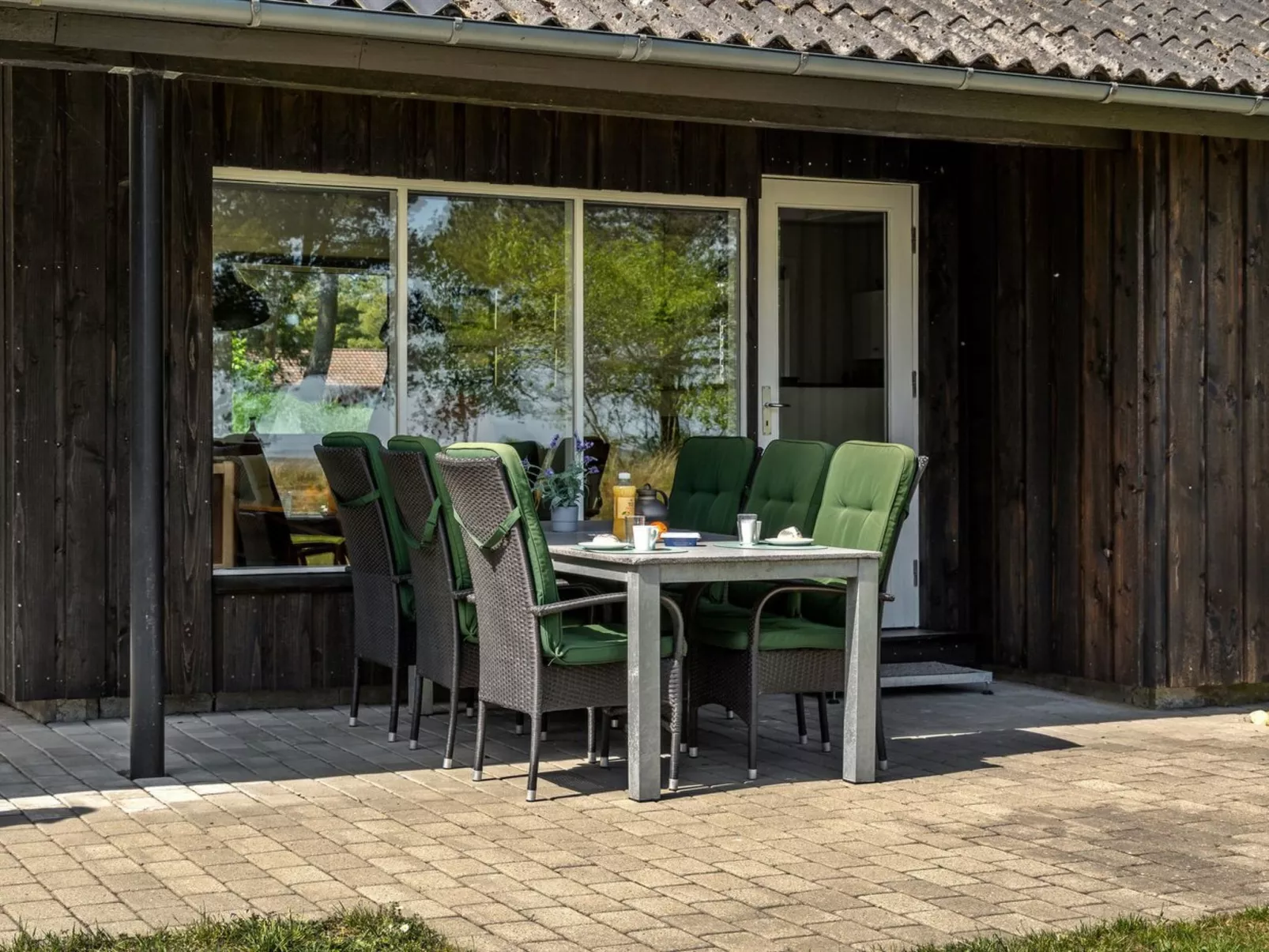 "Elny" - 500m to the fjord-Outside