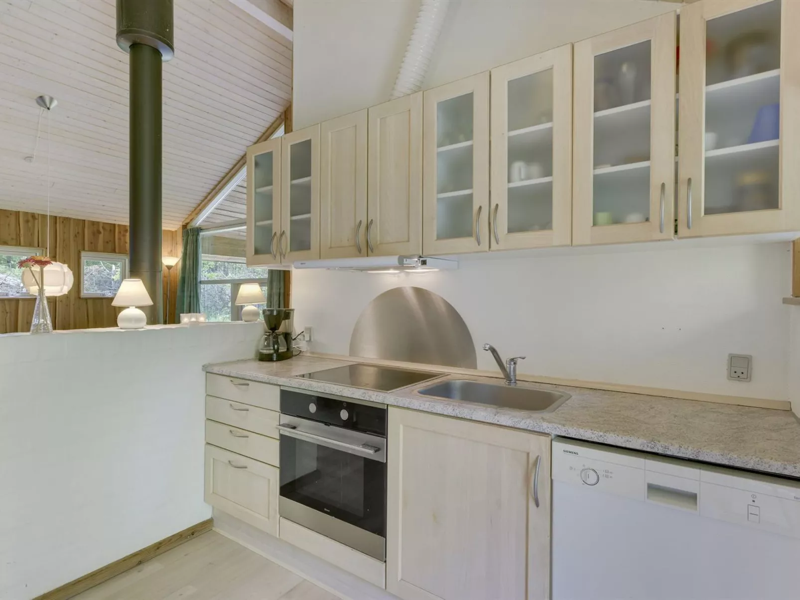 "Tydulf" - 34km from the sea-Inside