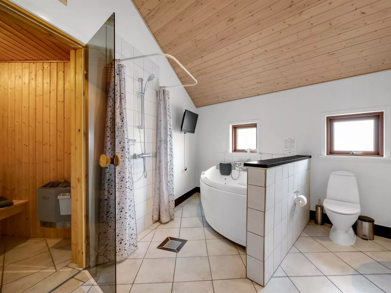 "Reiner" - 300m to the fjord-Dedans