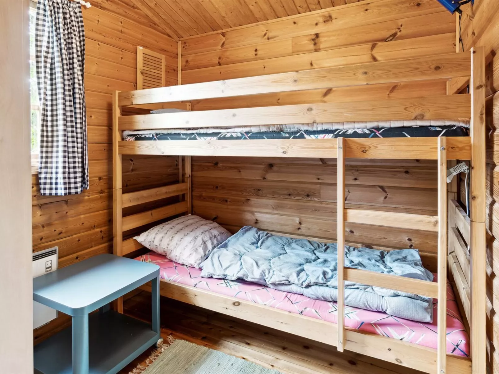 "Tuukka" - 150m from the sea-Drinnen