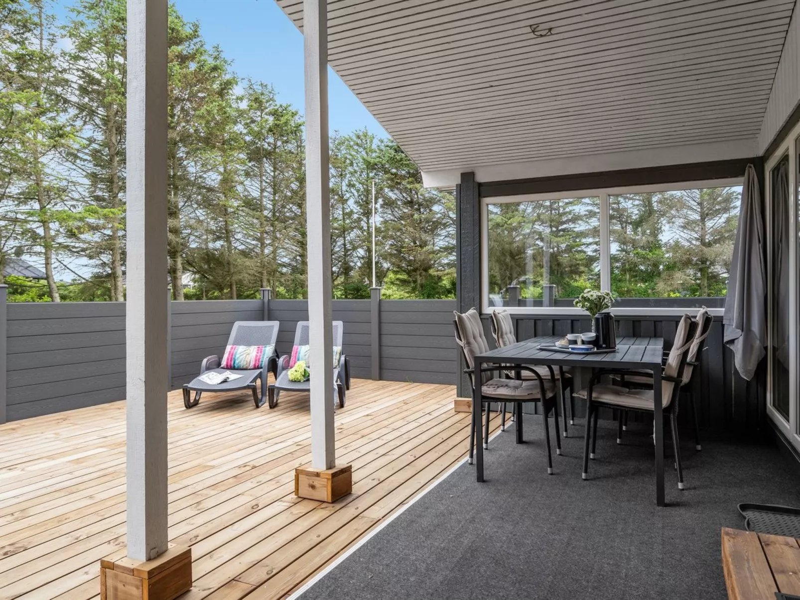 "Sheemen" - 700m to the fjord-Outside