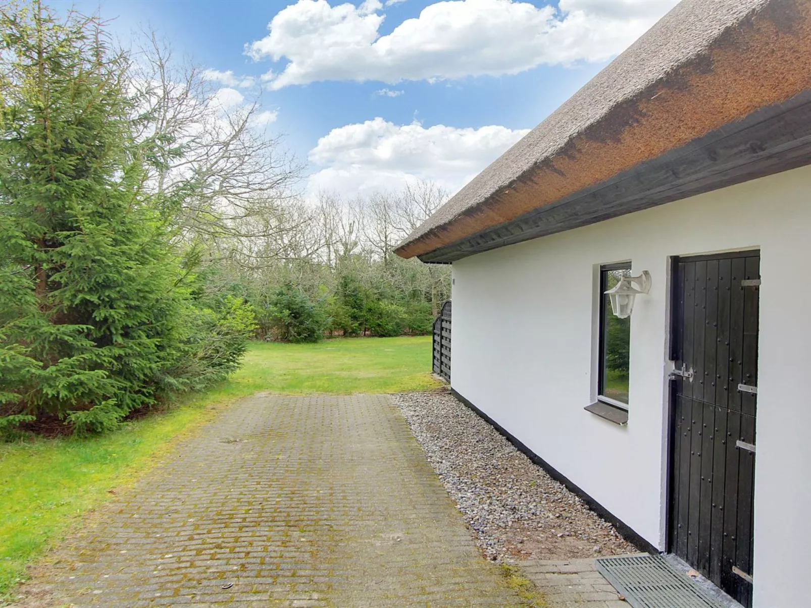 "Rigitte" - 1.5km from the sea-Outside