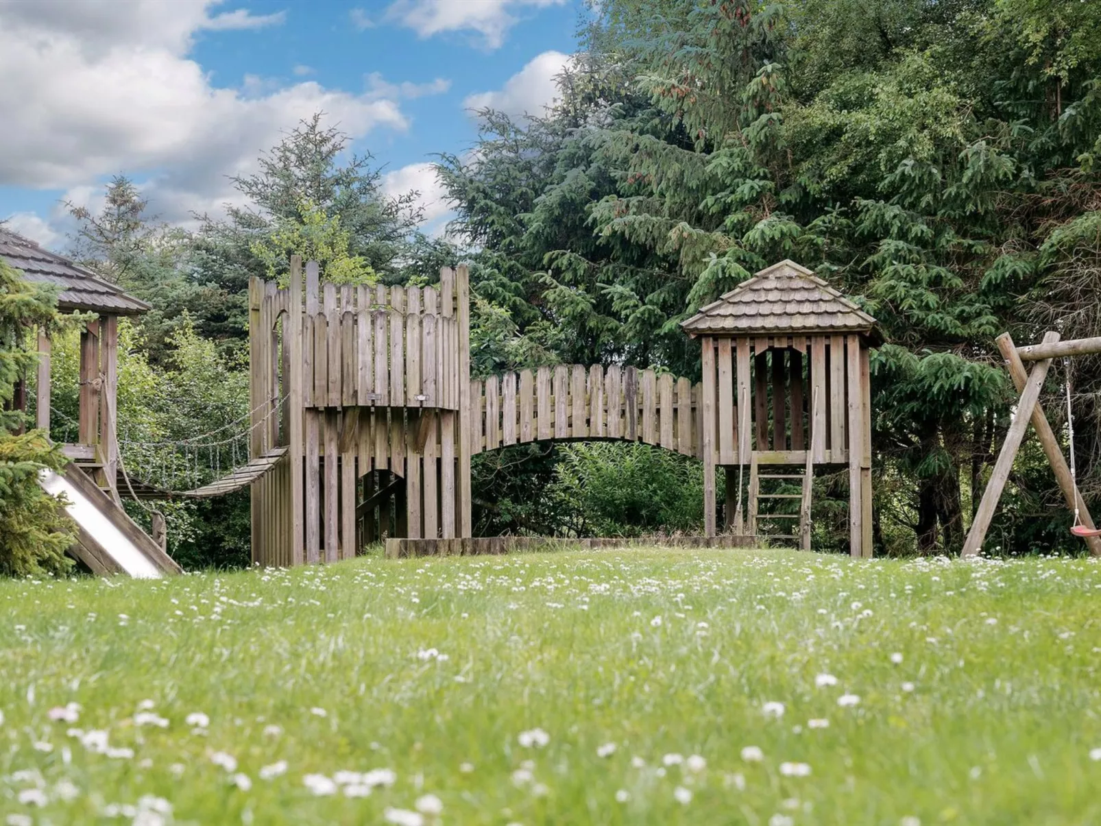 "Hemming" -  from the sea