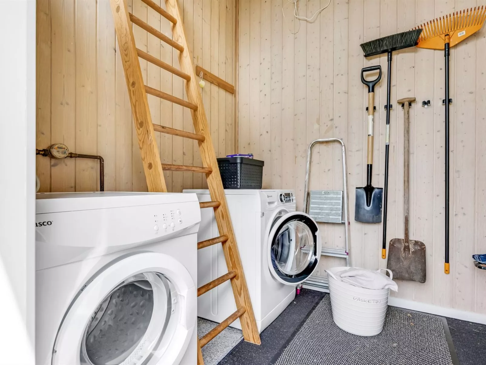 "Gurly" - 25km from the sea-Inside