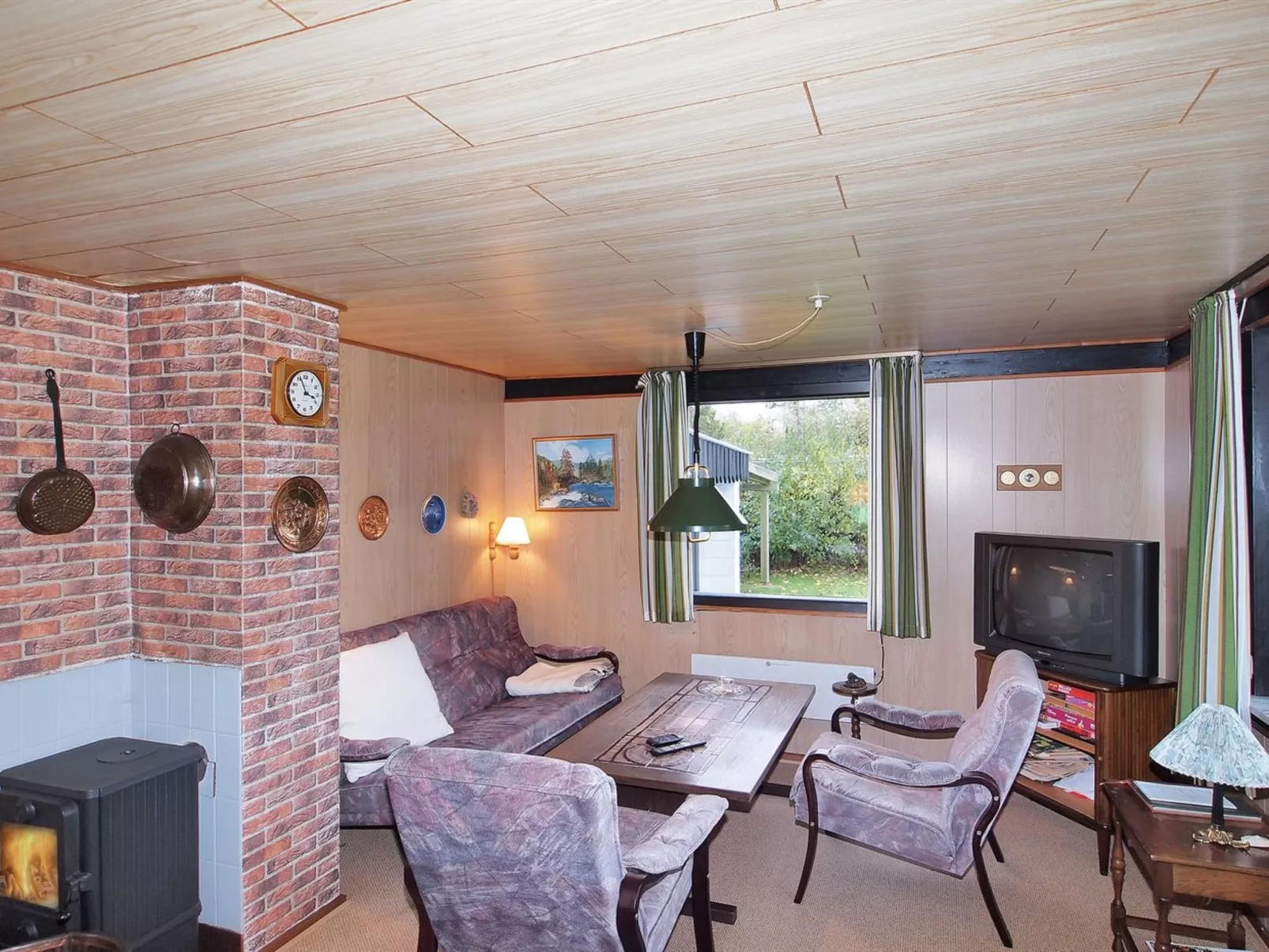 "Enisa" - 300m to the fjord-Drinnen