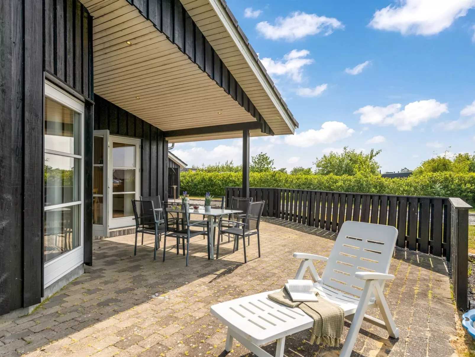 "Saara" - 700m to the fjord-Draußen