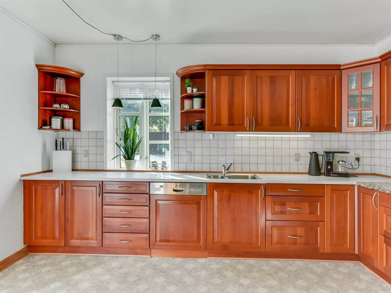 "Reeta" - 32km from the sea-Drinnen