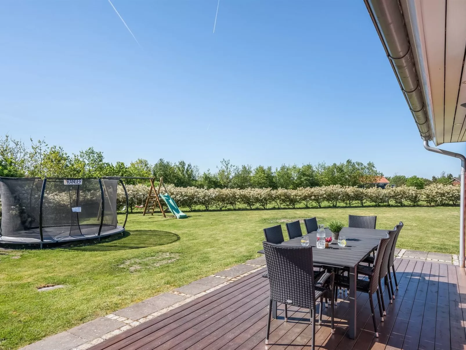 "Hedevig" - 800m to the fjord-Outside