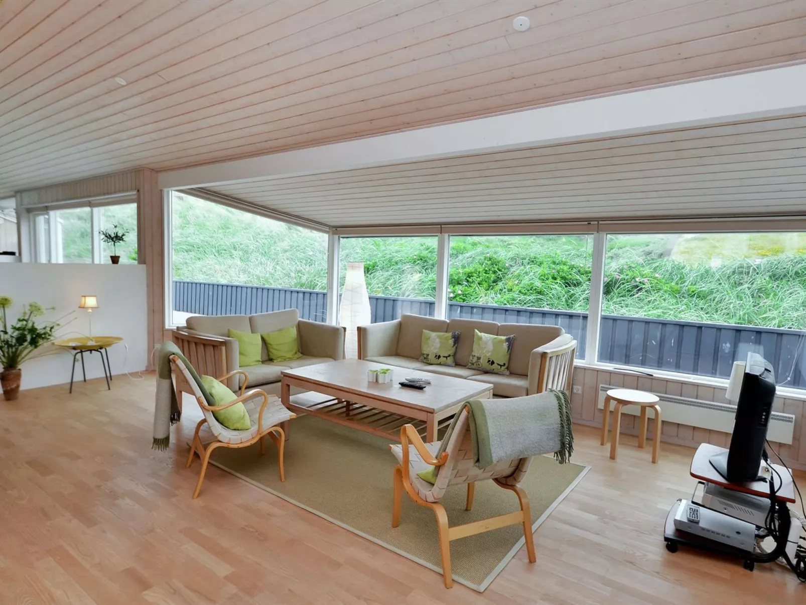 "Hadar" - 100m from the sea-Drinnen