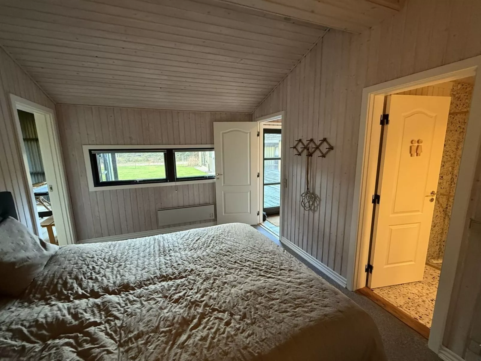 "Glenda" - 3km from the sea-Inside