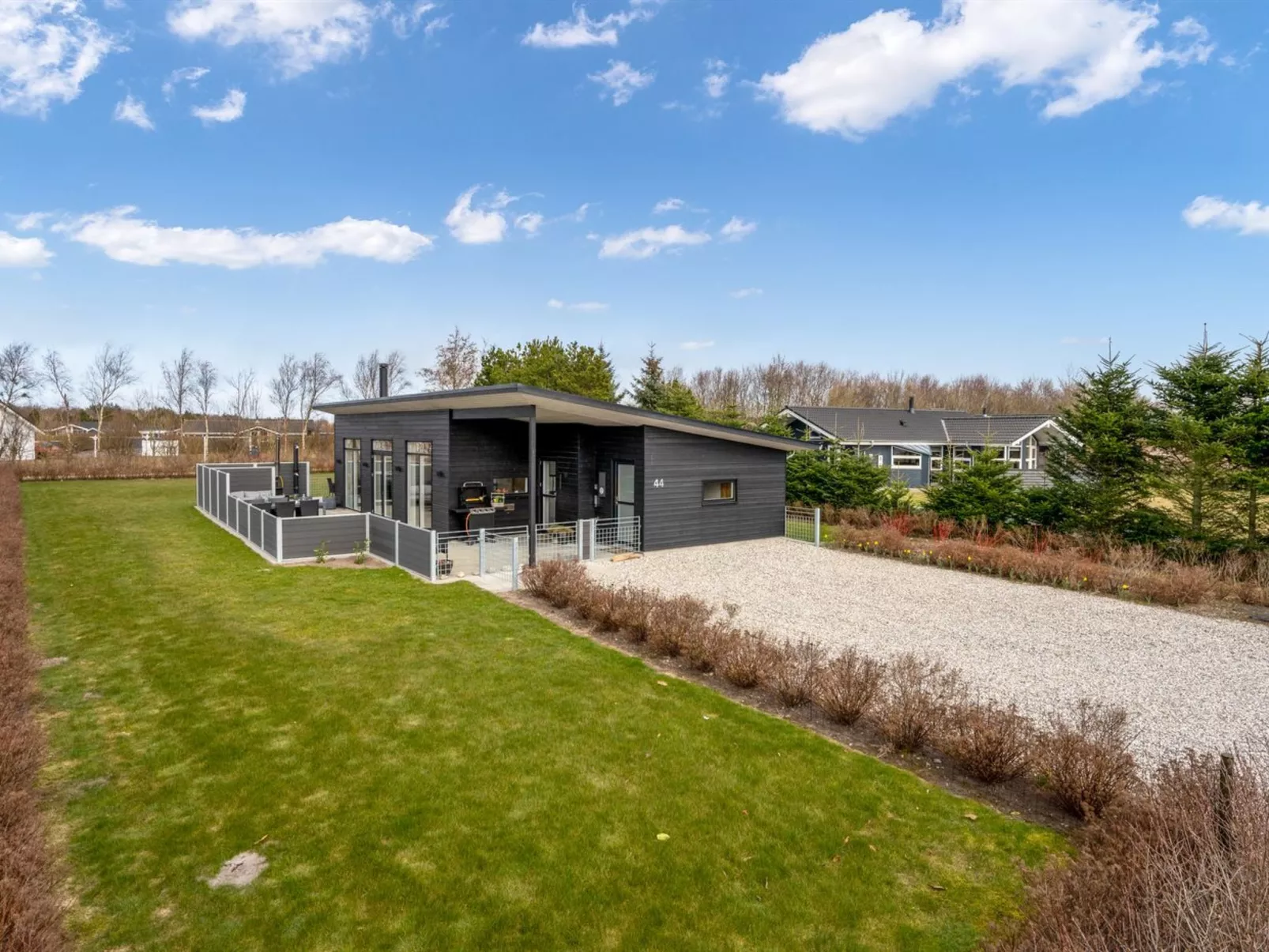 "Gela" - 1.3km to the fjord-Draußen