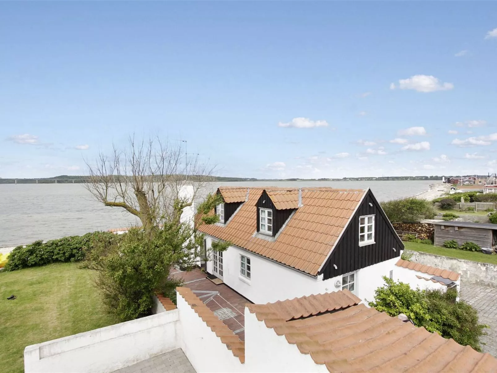 "Pauliina" - 10m to the fjord-Draußen