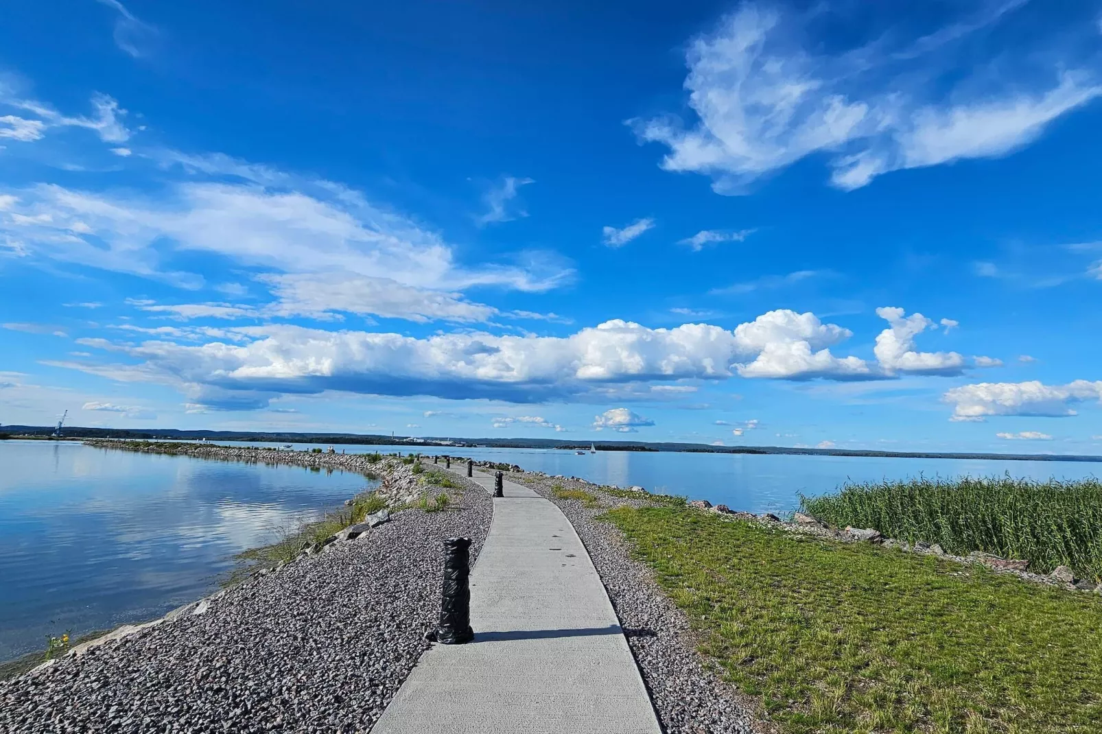 Gîte avec jacuzzi à Rejmyre-Vue sur l'eau