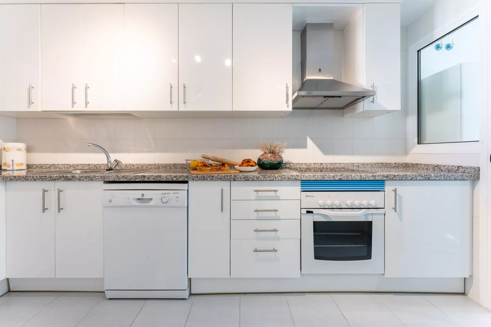 CT 199 HHH - Duquesa Village-Cuisine