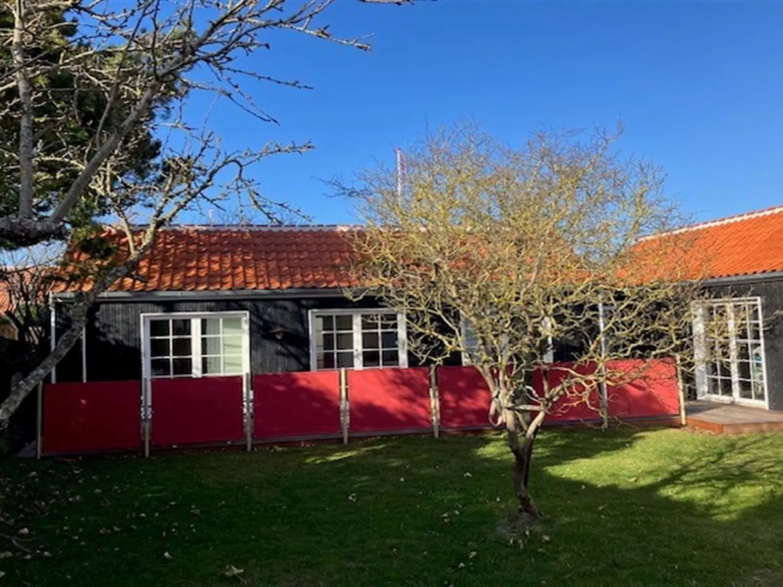 "Skrollan" - 100m from the sea-Outside