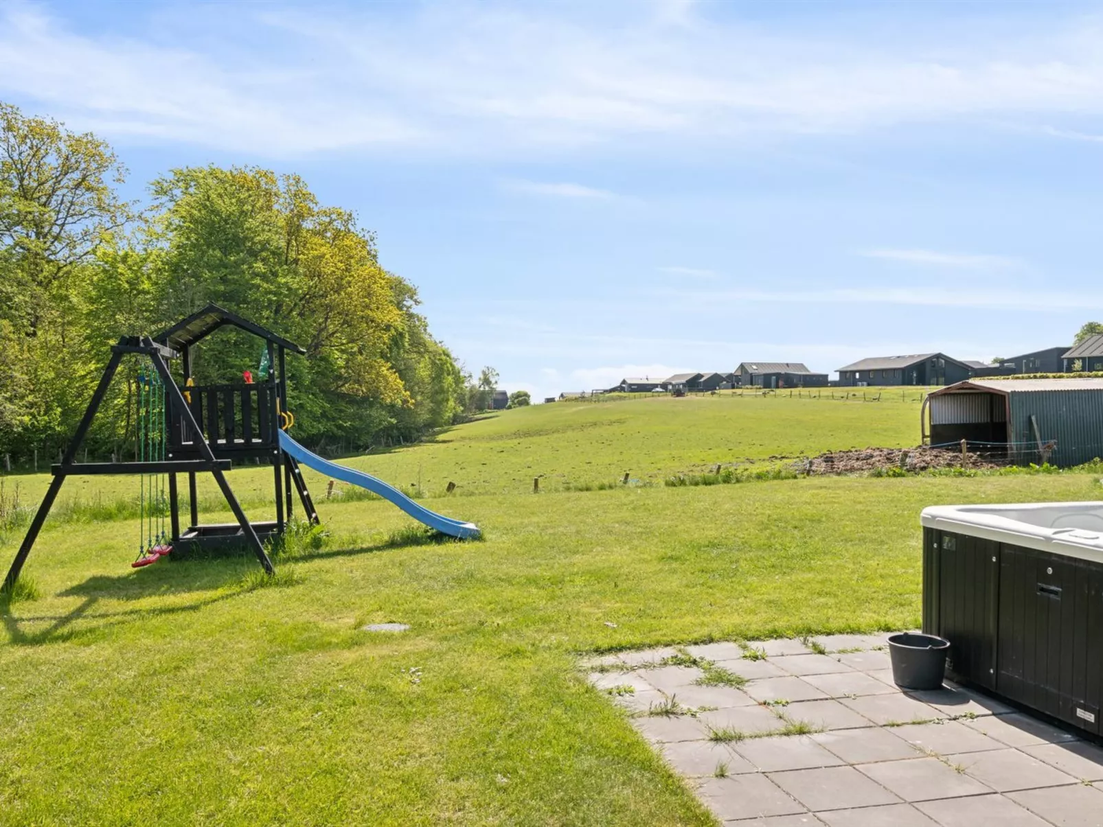 "Jul" - 300m from the sea-Outside