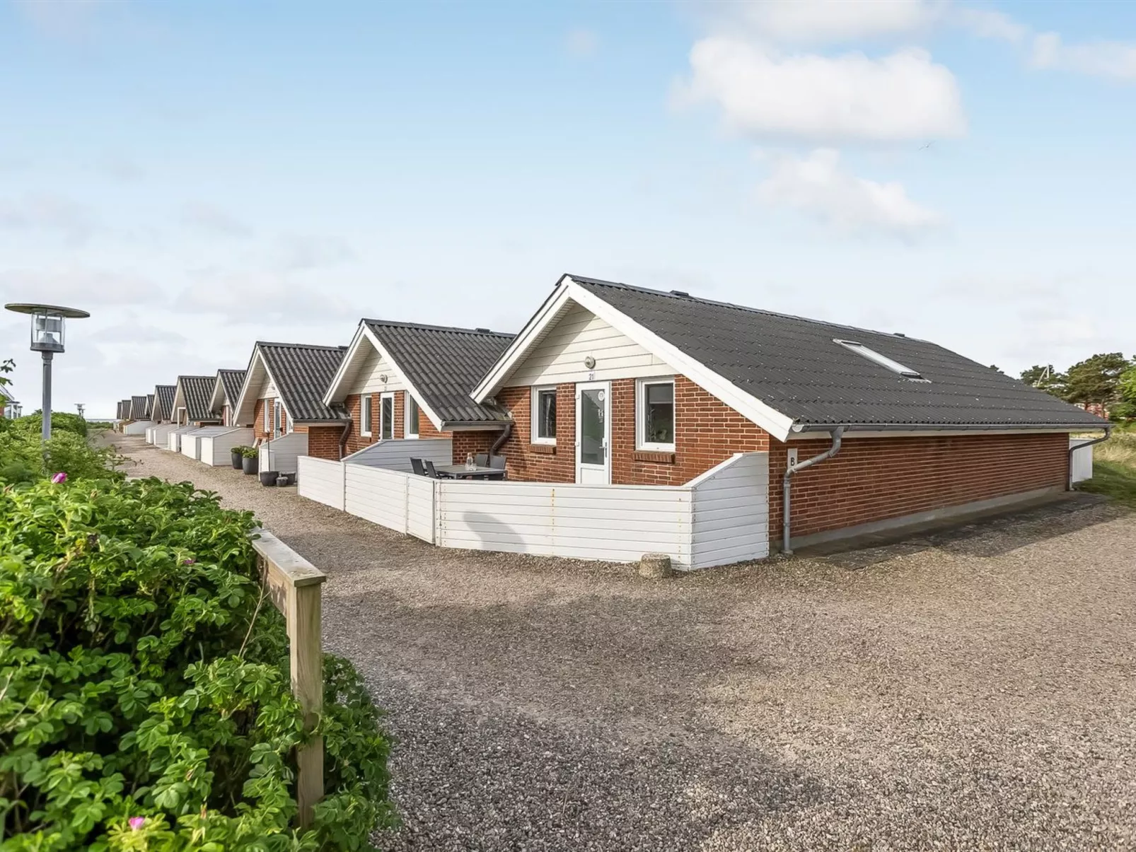 "Rohan" - 2.2km from the sea-Outside