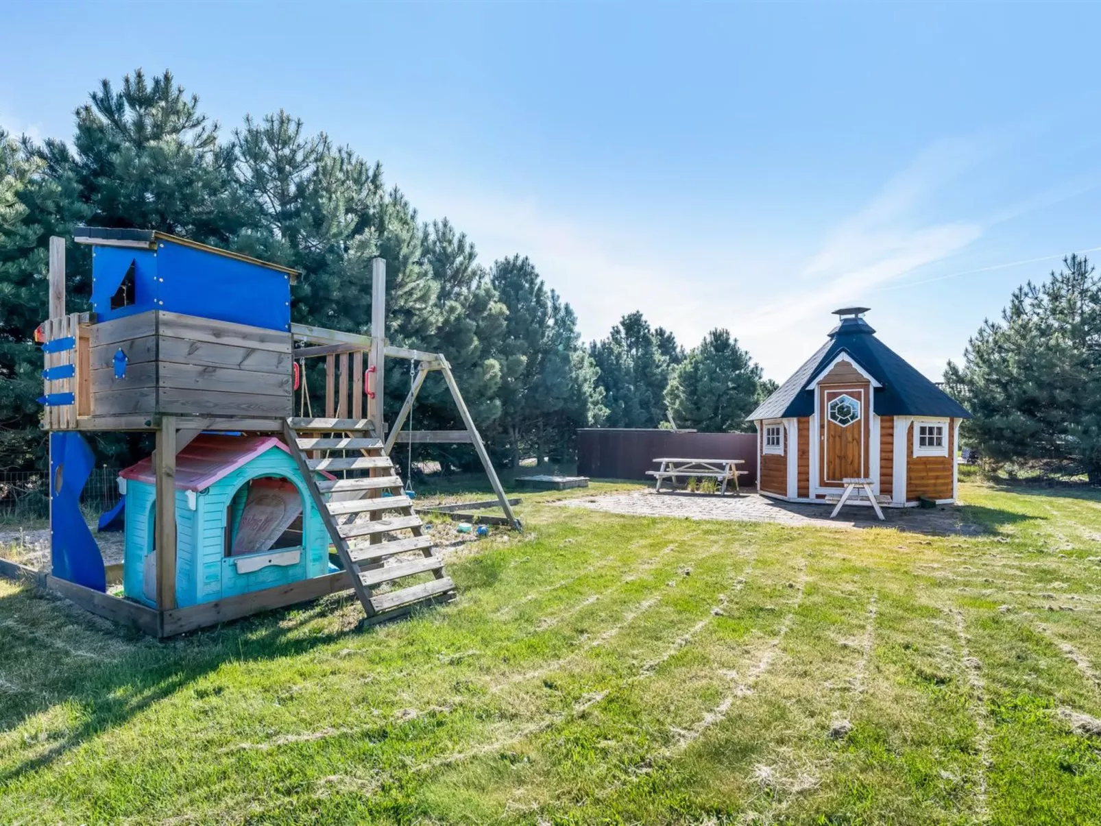 "Vicktoria" - 1.5km from the sea-Outside