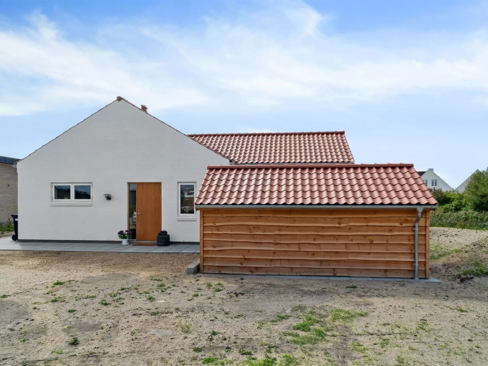 "Yakari" - 1km from the sea-Outside