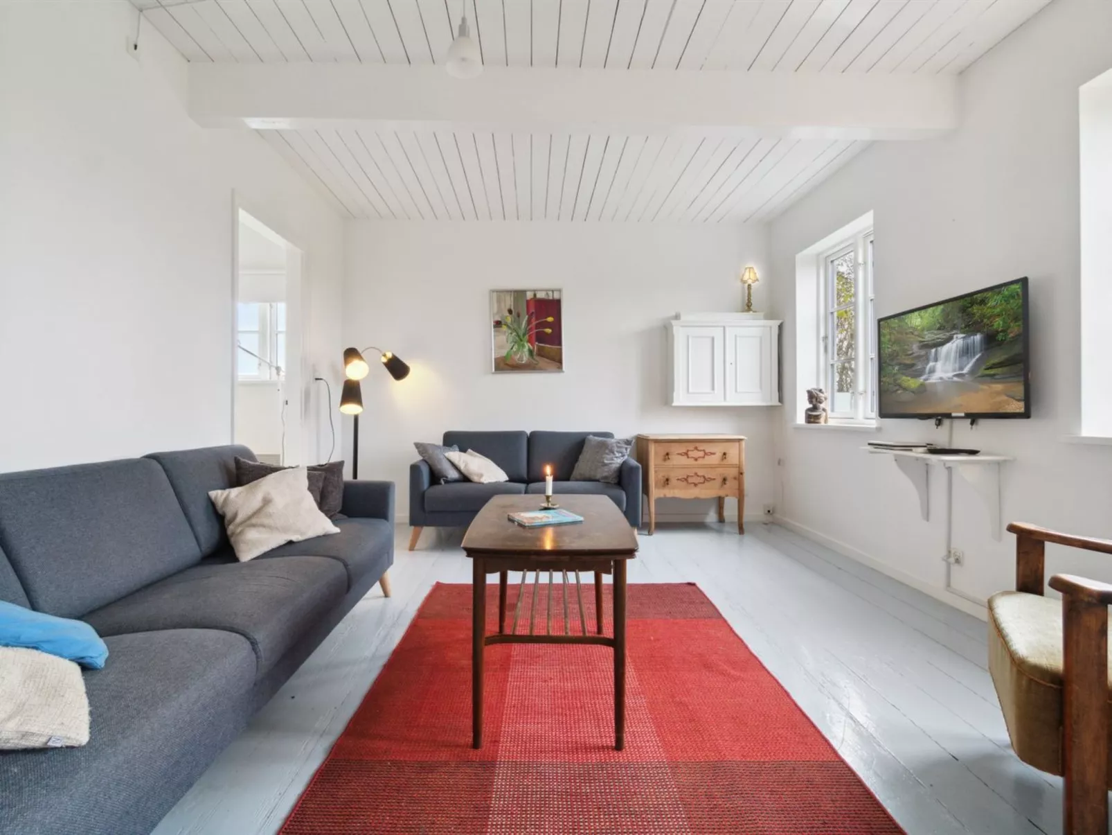 "Torbjörn" - 2.5km from the sea-Inside