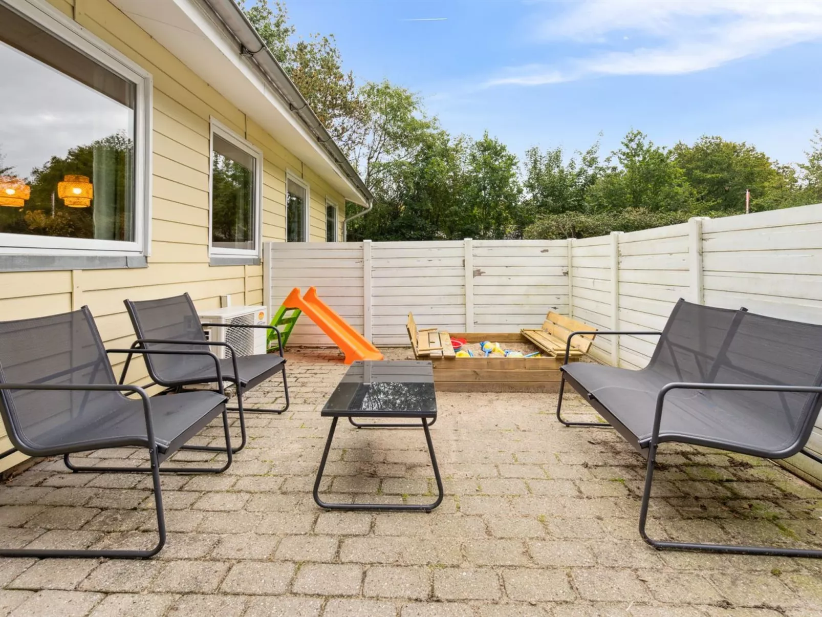 "Viljo" - 30km from the sea-Outside