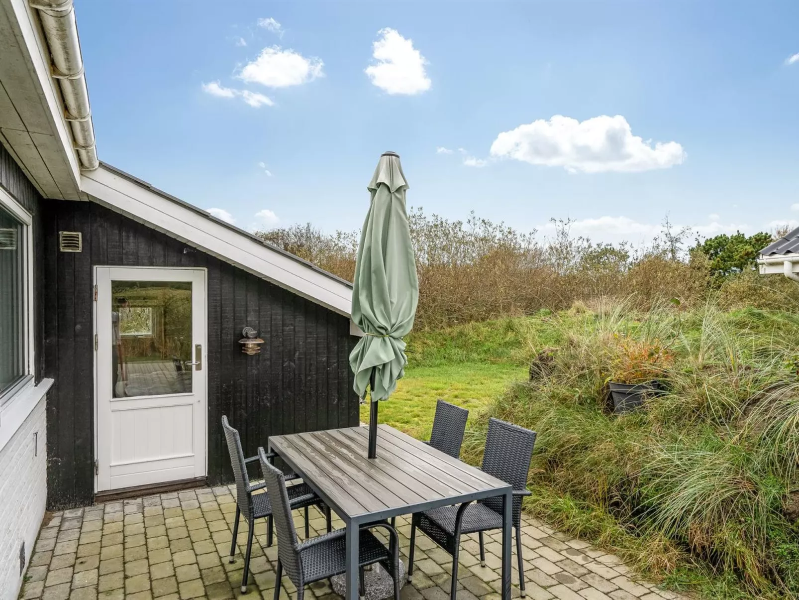 "Eloise" - 400m from the sea-Outside