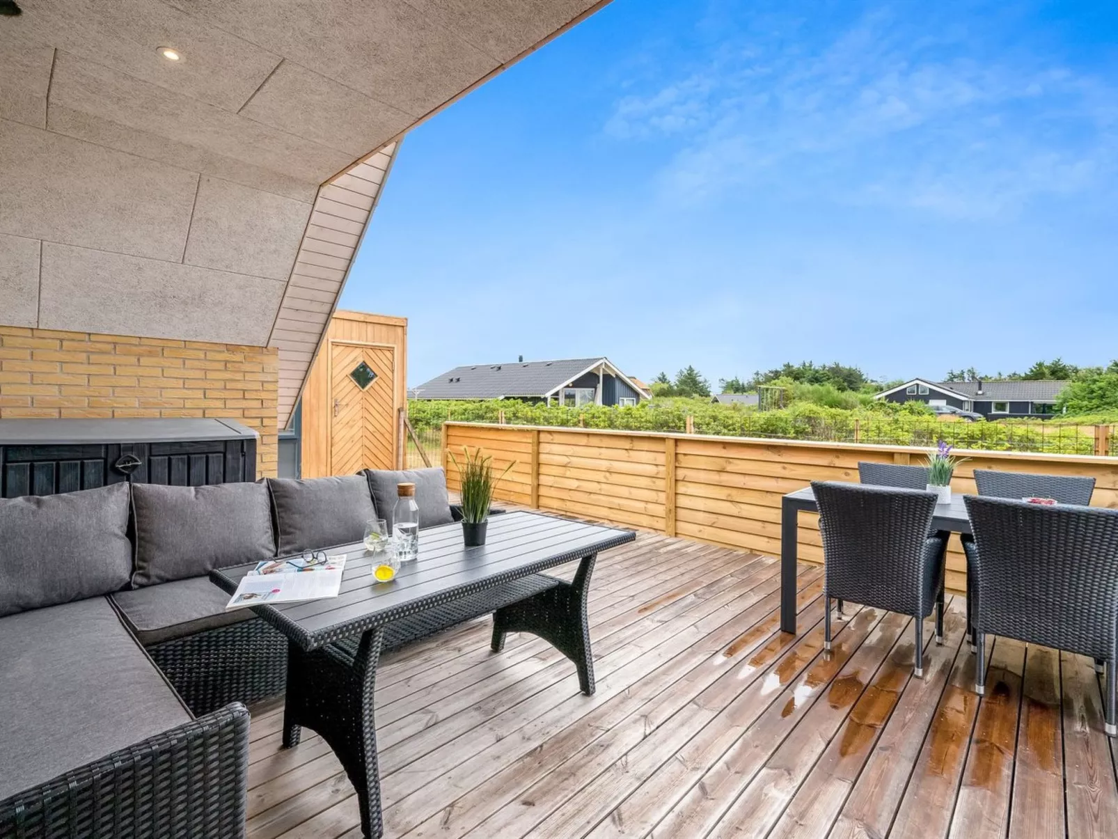 "Thorid" - 800m from the sea-Outside