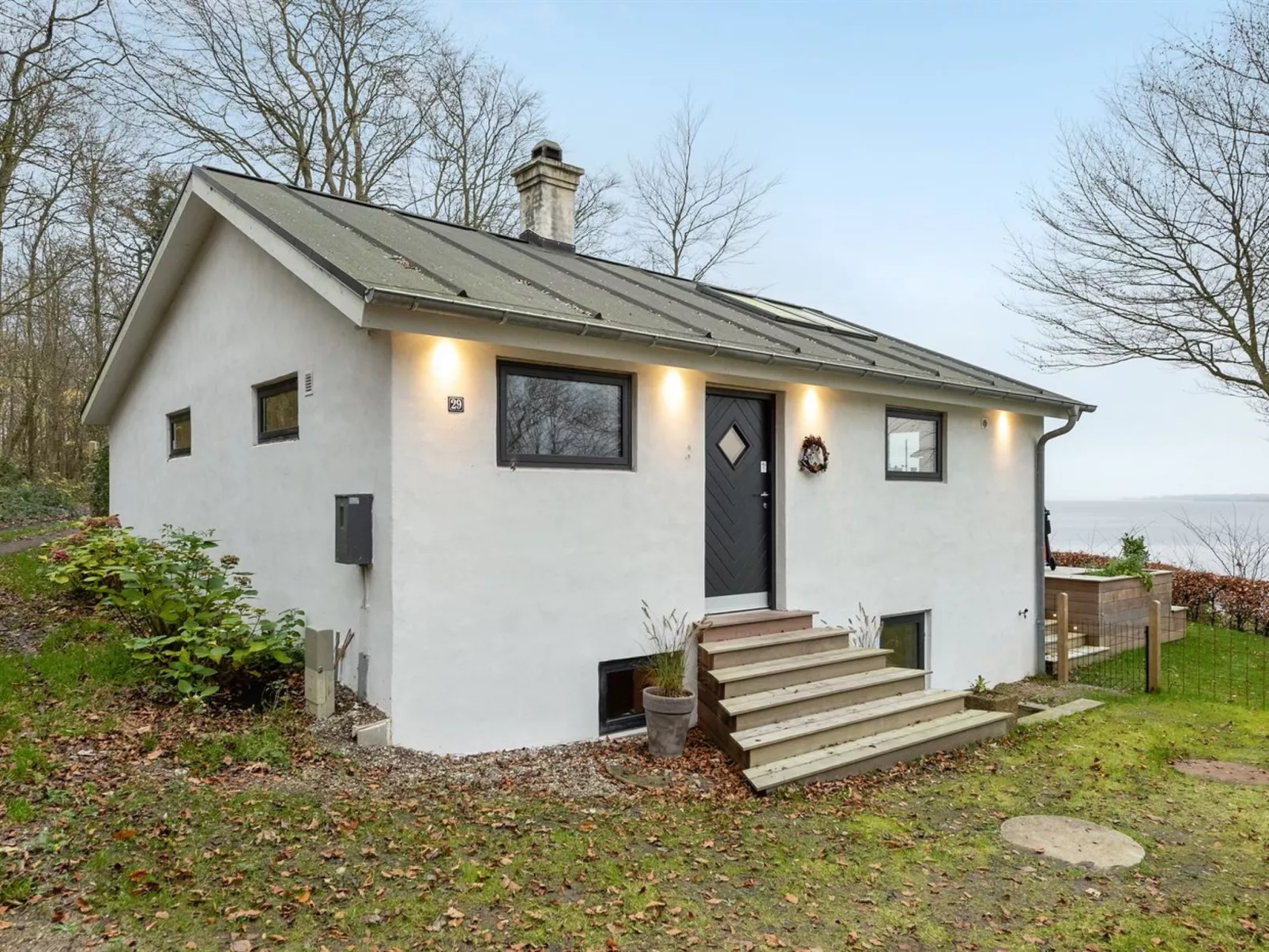 "Lika" - 25m to the fjord-Draußen