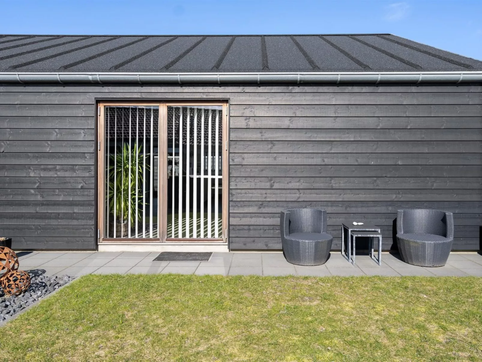 "Aaran" - 700m from the sea-Outside