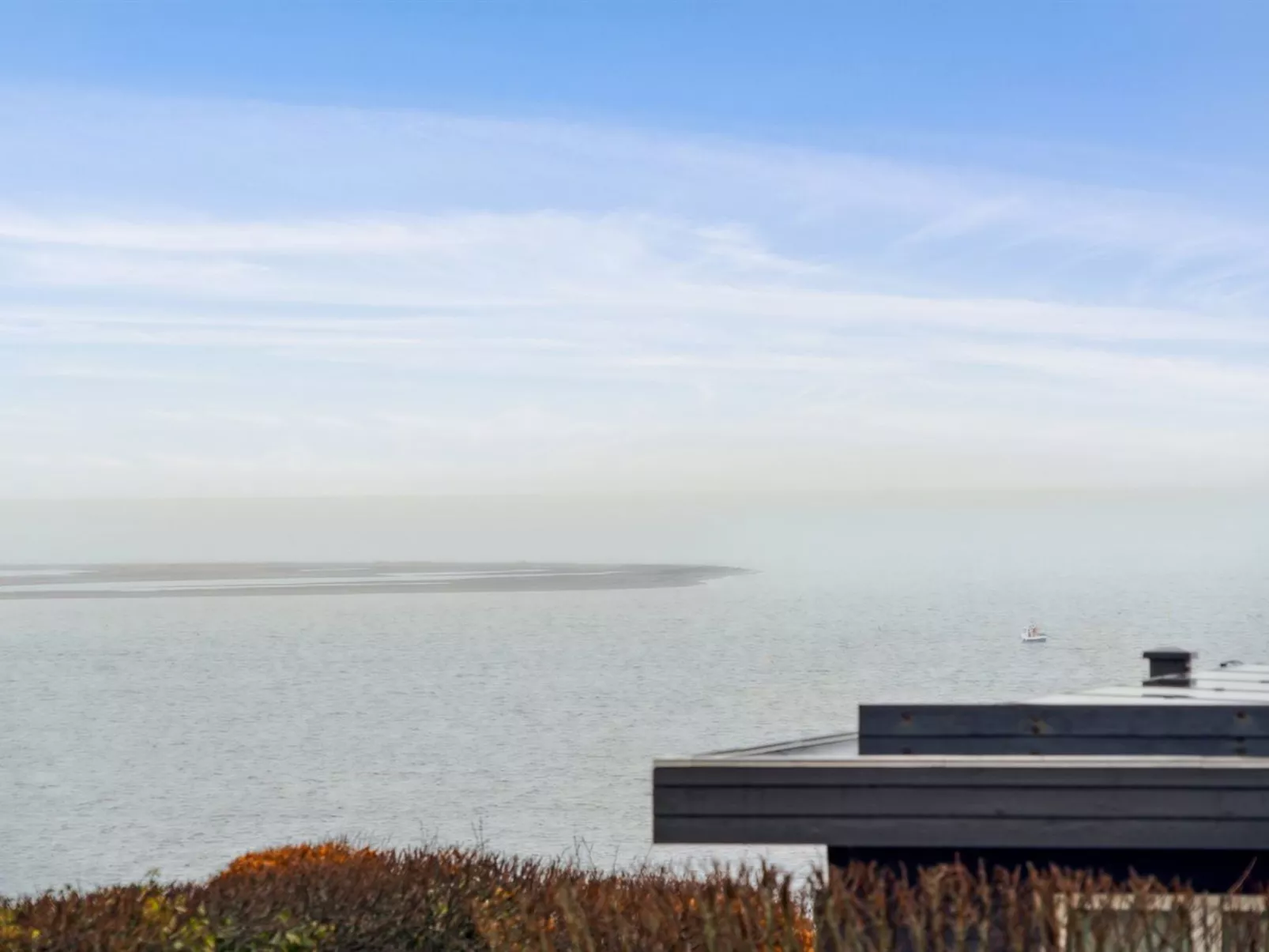 "Ormar" - 100m to the fjord-Draußen