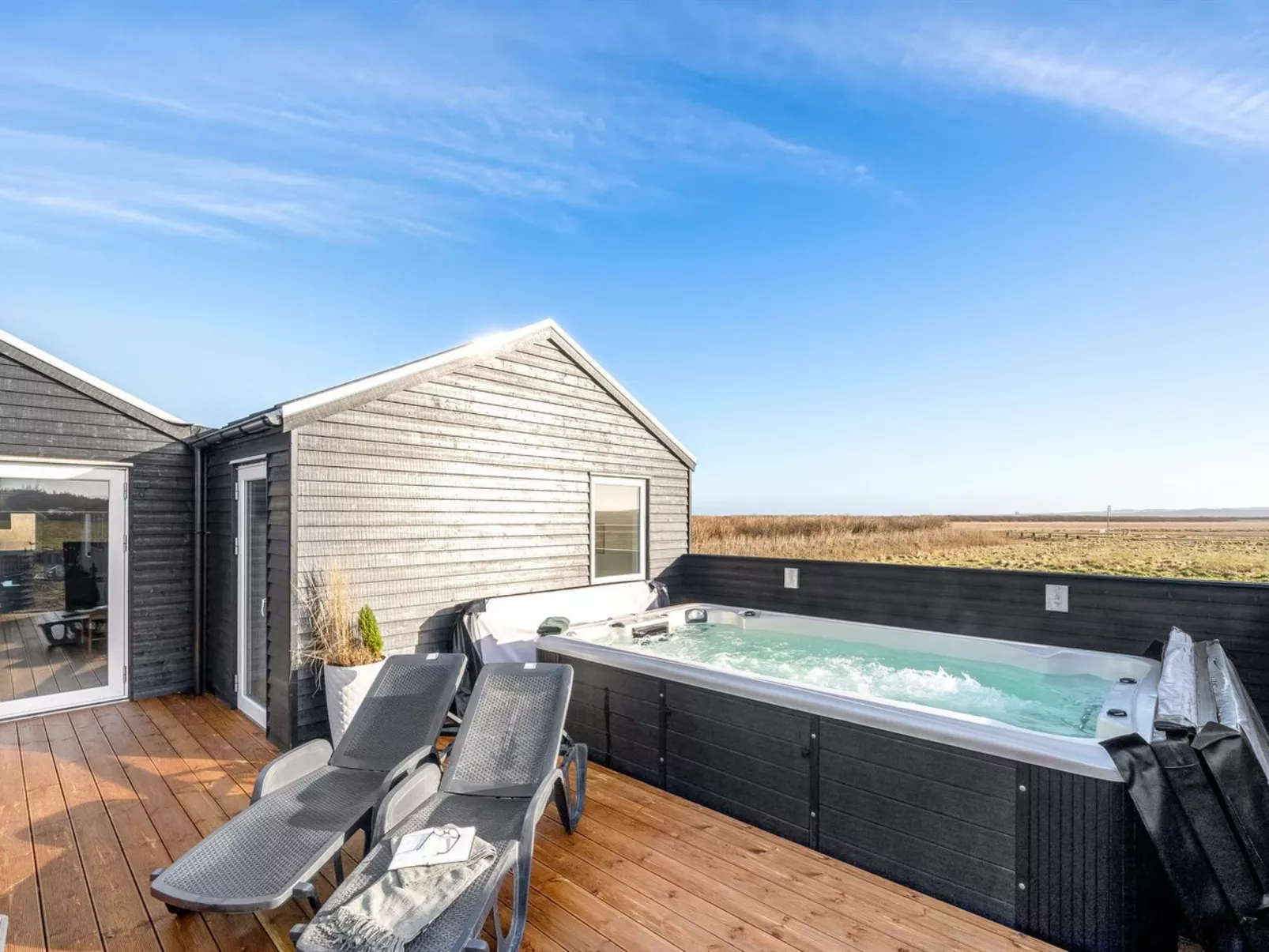 "Ivar" - 300m from the sea-Inside