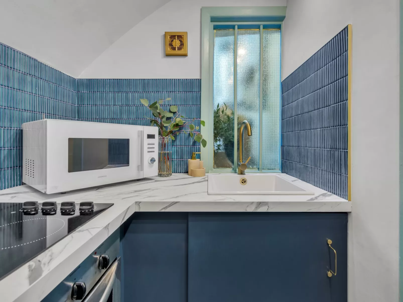 Kensington Lower Studio-Dedans