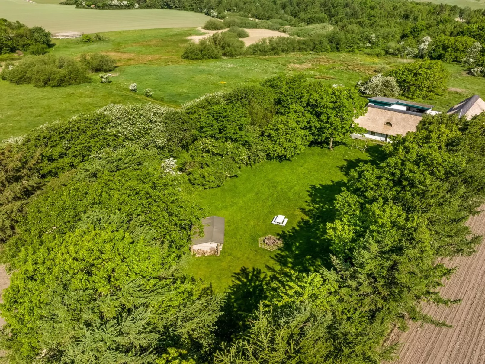 "Annli" - 800m to the fjord-Outside