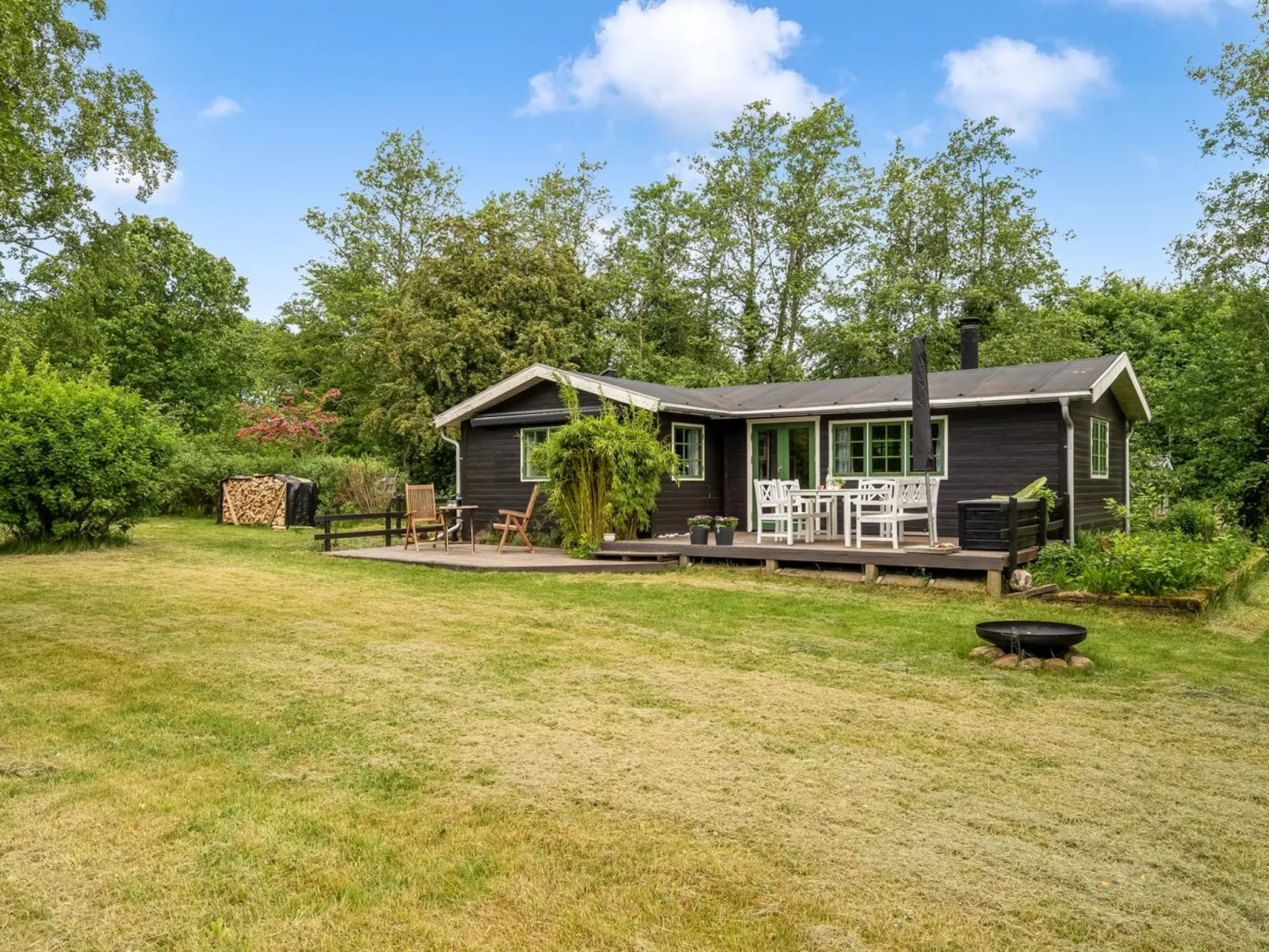 "Bonde" - 800m to the fjord-Outside