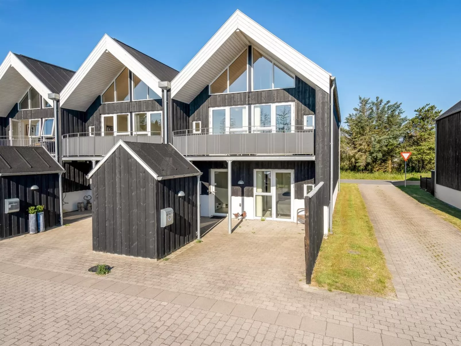 "Flugha" - 600m from the sea-Draußen