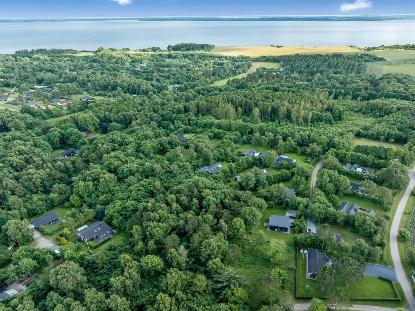 "Scalli" - 1.5km to the fjord-Outside