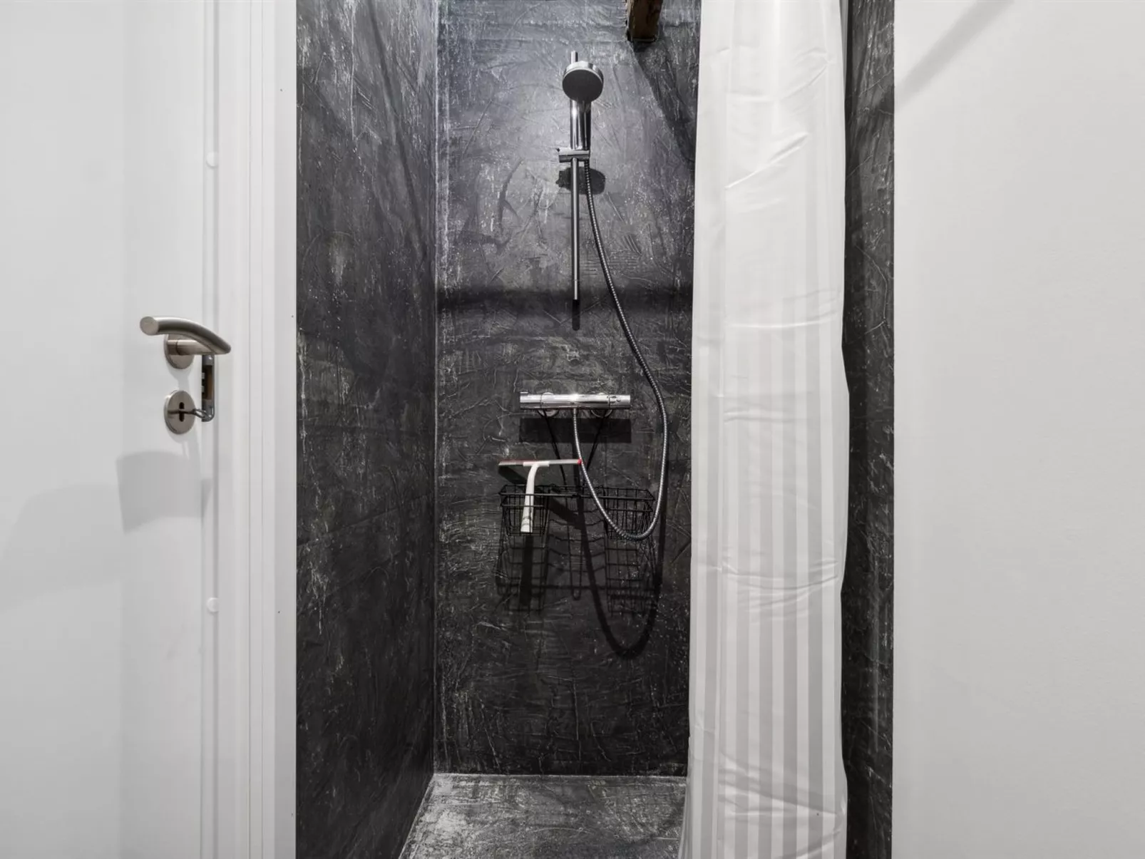 "Fridgerd" - 4.8km from the sea-Dedans