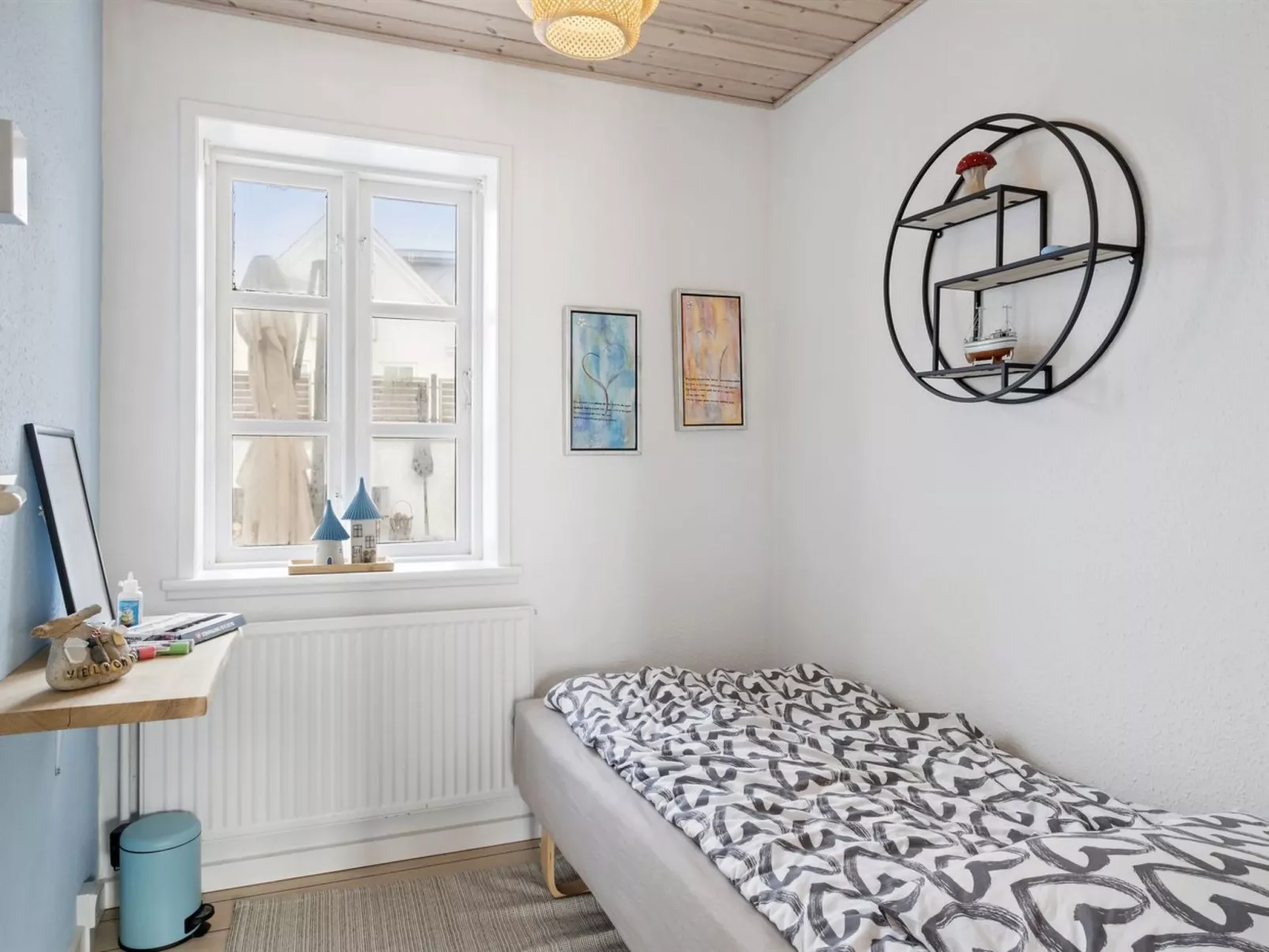 "Edin" - 100m from the sea-Drinnen