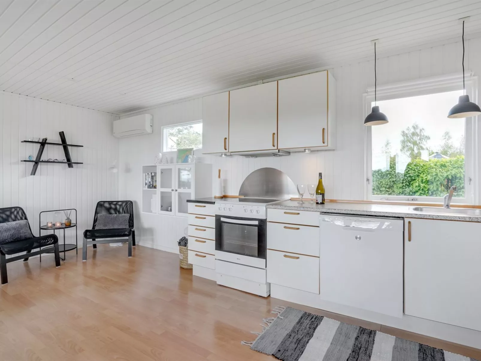 "Francis" - 300m from the sea-Inside