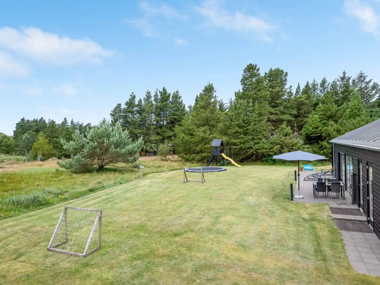 "Jonka" - 2km from the sea-Outside