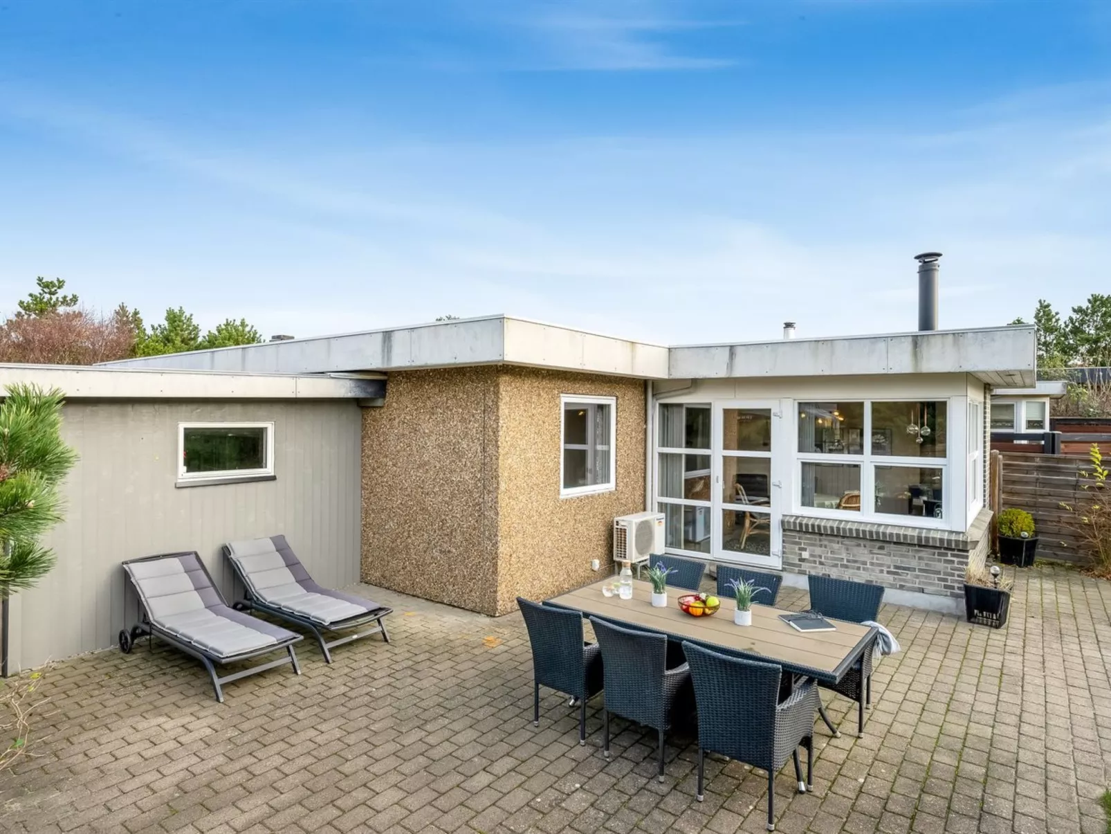 "Geert" - 900m from the sea-Outside