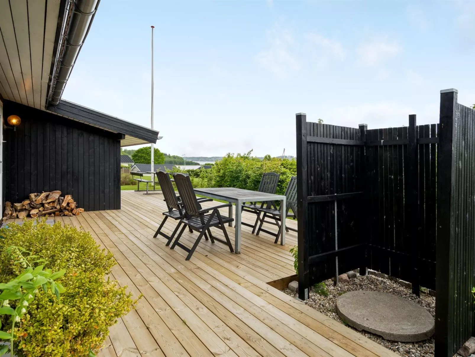 "Stiane" - 100m to the fjord-Outside