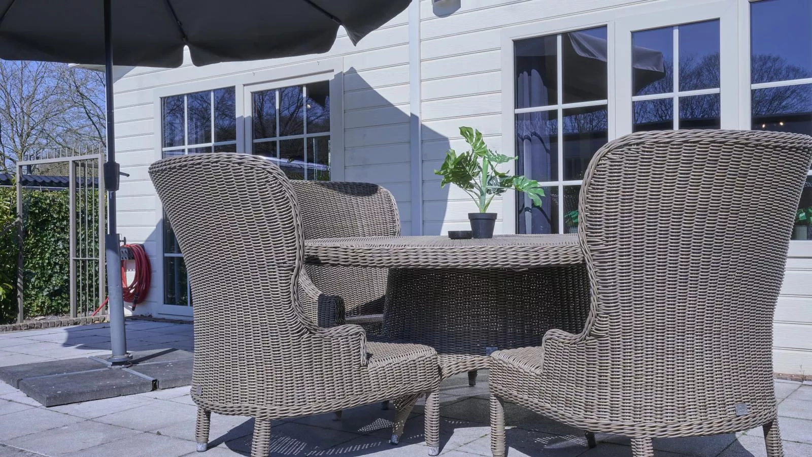 T Kaatsheuveltje 2-Terrace balcony